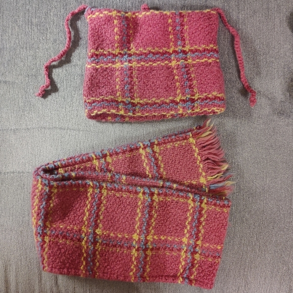 Branigan Weavers Rose Pink Girl's Hat and Scarf Set - Picture 3 of 3